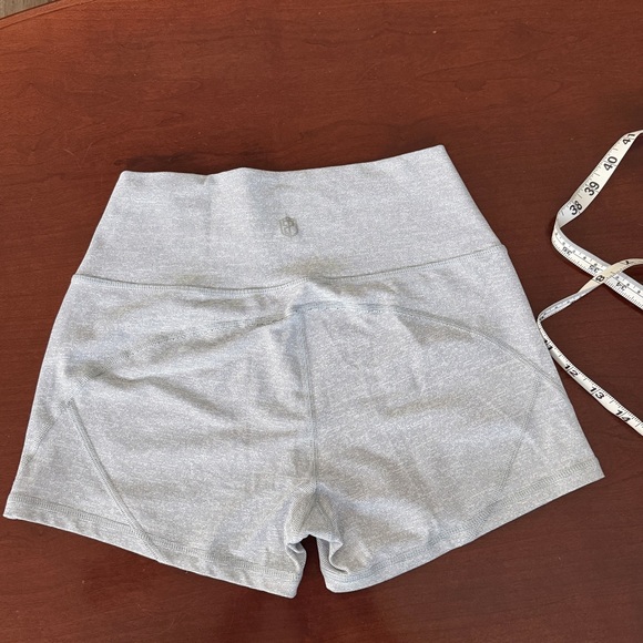 Born Primitive High Waist Swift Run Booty Light Gray Athletic Shorts Size L - Picture 7 of 11